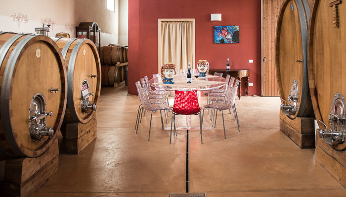 degustazione del vino_fattoria augustali_vincenzo bambina (4) degustazione del vino_fattoria augustali_vincenzo bambina (4)